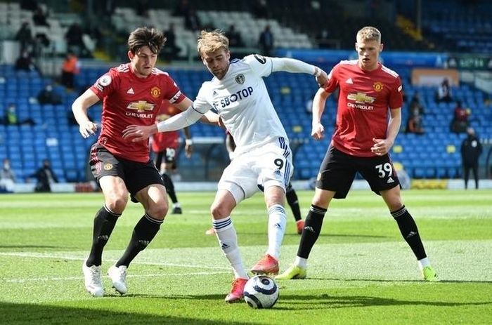 Leeds đang chơi chặt chẽ. 