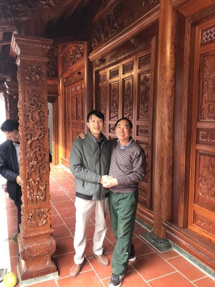 Doanh nhân Nguyễn Chí Thông - người đứng bên trái