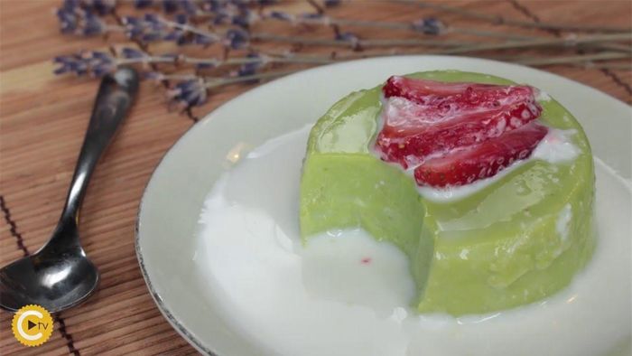 Chè bơ: nếu bạn thích cái vị ngậy béo của bơ nhưng không quá đậm thì đây là sự lựa chọn tuyệt vời cho bạn.