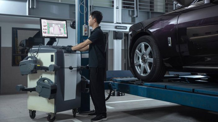 Xe hơi Rolls-Royce mua mới từ đại lý ủy quyền của thương hiệu tại Việt Nam được bảo hành 4 năm, không giới hạn số km