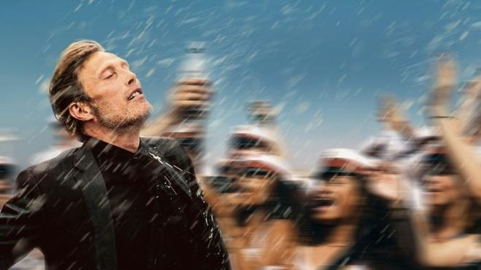 Mads Mikkelsen trong phim “Another Round”