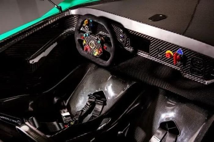 Theo công ty, chiếc xe điện này có thể tăng tốc từ 0-100km/giờ trong vòng chưa đầy 2,5 giây. (Ảnh: Autoevolution)
