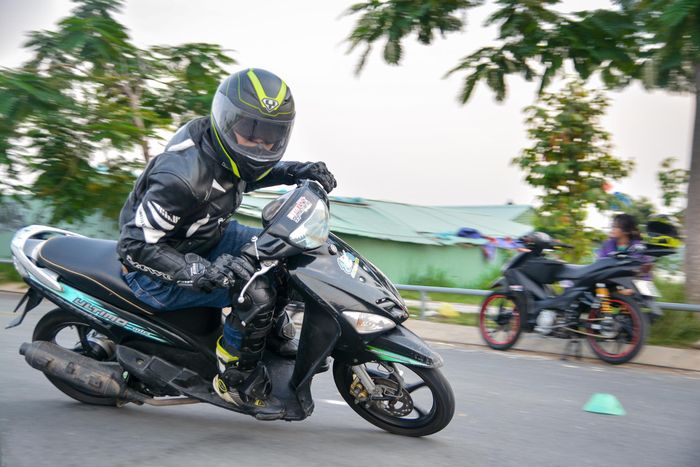  Bạn phải điều khiển xe đúng luật trên suốt quãng đường. Ảnh: Vĩnh Phúc. 