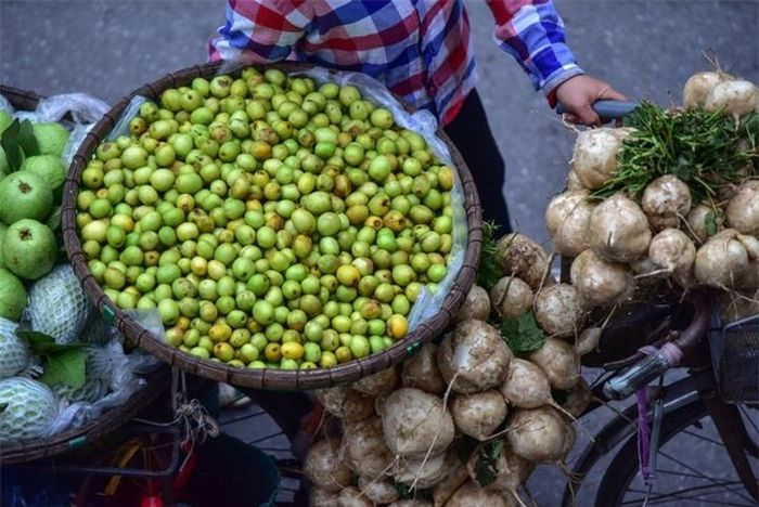 Có một điều rất đặc biệt là Hà Nội luôn khiến người ta thương nhớ bởi những điều rất bình dị. Phải chăng để họ biết rằng mình vẫn có thể tìm thấy chút gì đó thân quen trong cuộc sống lắm những lo toan này?