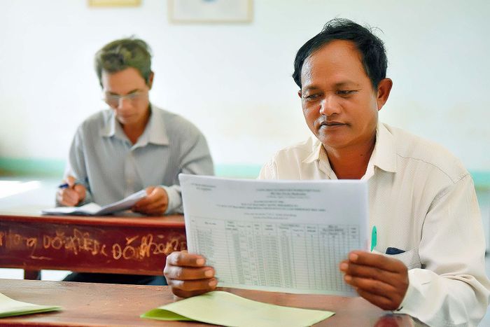 Ông Rmah Djrik-Bí thư Chi bộ làng Tao Ôr (xã Ia Rong, huyện Chư Pưh) nói: "Cán bộ xã phối hợp với làng tuyên truyền cho cử tri tham gia bầu cử đầy đủ vào ngày 23-5 sắp tới. Hiện danh sách cử tri của làng đã được niêm yết tại nhà sinh hoạt cộng đồng để người dân kiểm tra, đối chiếu".