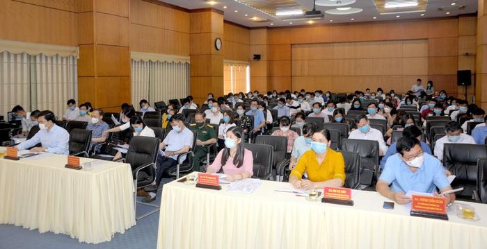 Các đại biểu tham dự hội nghị.