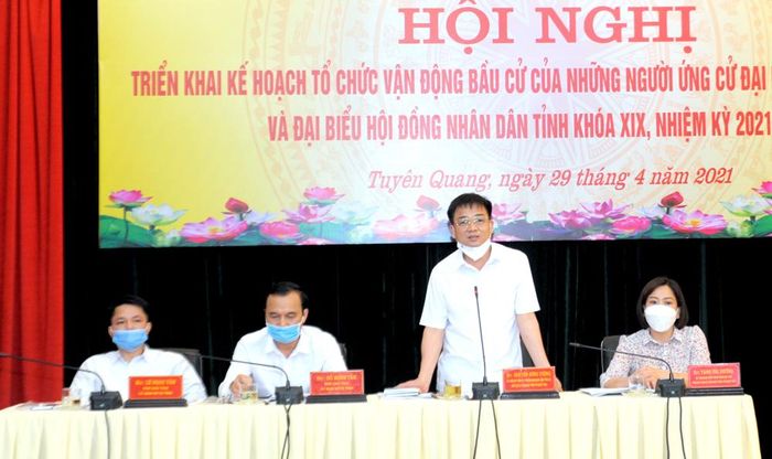 Các đồng chí lãnh đạo Ủy ban MTTQ tỉnh chủ trì hội nghị,