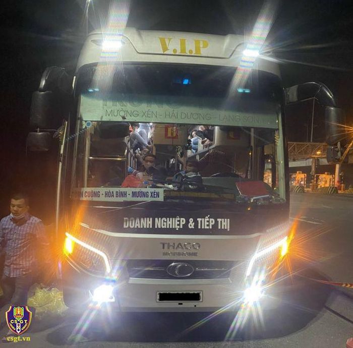 Xe khách 37B 027.XX bị CSGT Đội 3 phát hiện, xử lý. (Ảnh: Cục CSGT)