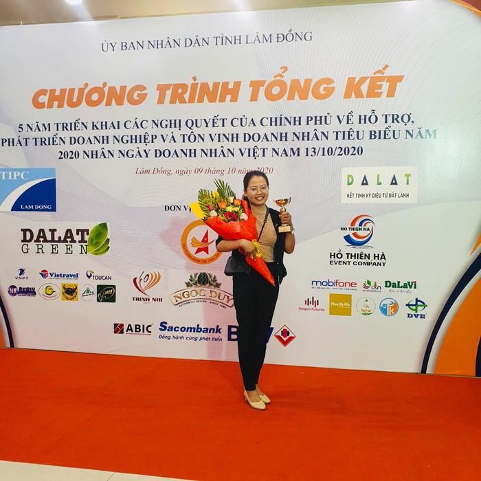 "Tôi may mắn có một đồng sự ủng hộ hết mình cả về sức lực lẫn vốn ban đầu, để từ đó vững bước trên con đường khởi nghiệp" - Ân chia sẻ
