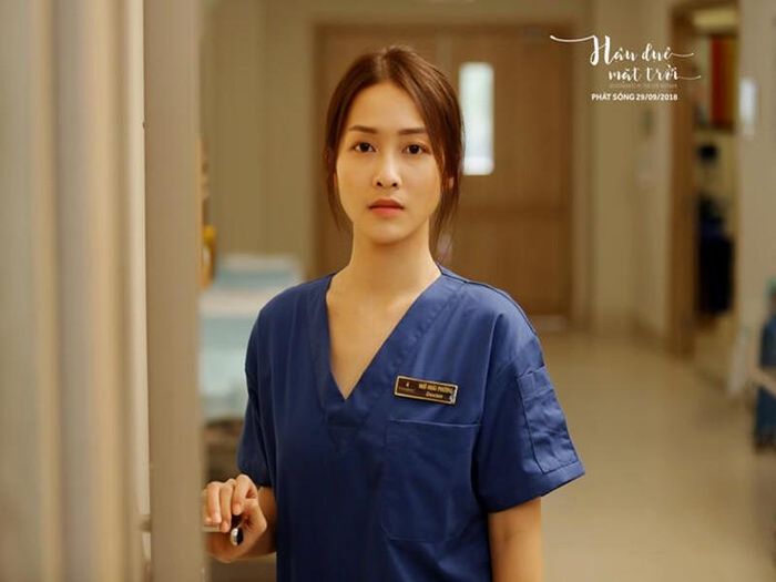 Khả Ngân còn nhấn mạnh: “Diễn xuất non là một đánh giá gây tự ái cho những diễn viên nghiêm túc và chắc chắn. Nếu bạn đã xem những phim tôi đóng rồi thì sẽ không hỏi những câu hỏi như vậy. Tôi non về tuổi đời nhưng không non về nghề”. Ảnh: Saostar