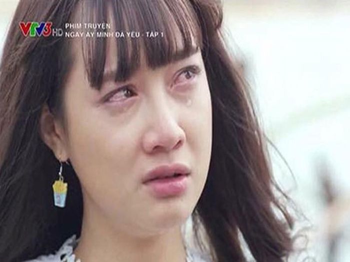 Trong hơn 10 năm qua, cách diễn của Nhã Phương gần như không có sự đột phá, gây nhàm chán dù liên tục thay đổi tạo hình nhân vật. Khi xem phim Nhã Phương đóng, nhiều khán giả chê cô có biểu cảm quá lố, đặc biệt khi khóc. Về điều này, cô chọn cách giữ im lặng chứ không lên tiếng như nhiều đồng nghiệp khác.