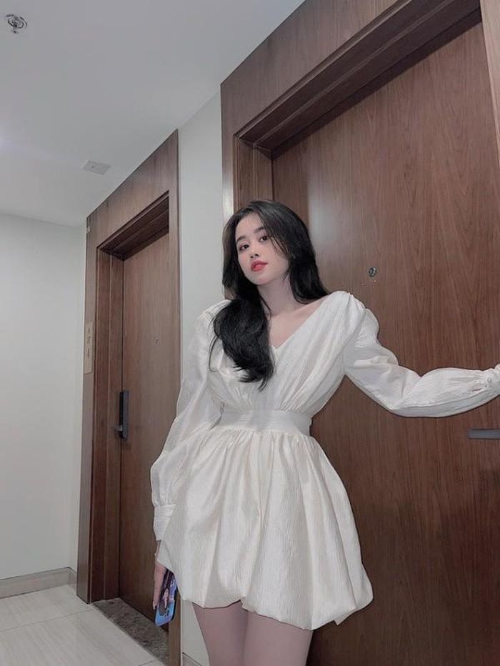 Bích Hằng cho biết cô nàng không gò bó bản thân trong bất cứ phong cách nào.