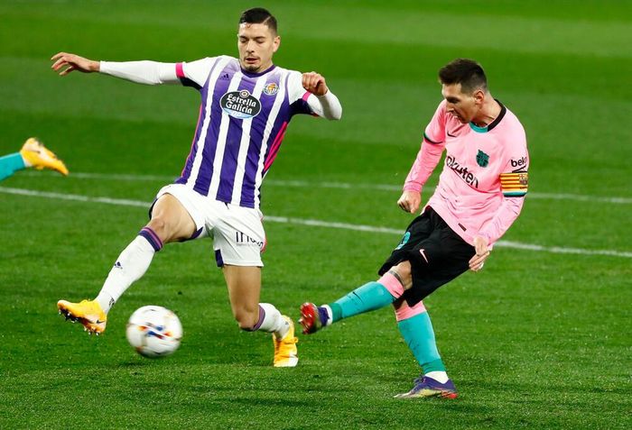 Messi ghi bàn thứ 644 cho Barca, phá kỷ lục của Vua bóng đá Pele.