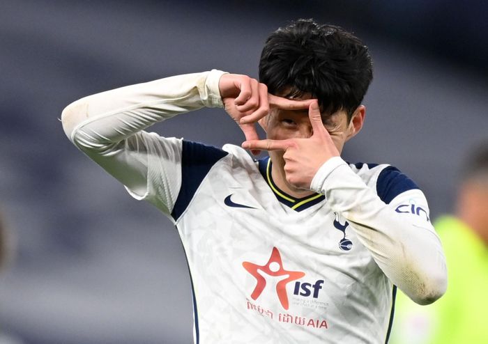  Son Heung-min khép lại chiến thắng 4-0 của Tottenham bằng pha dứt điểm đẳng cấp. Ảnh: Reuters. 