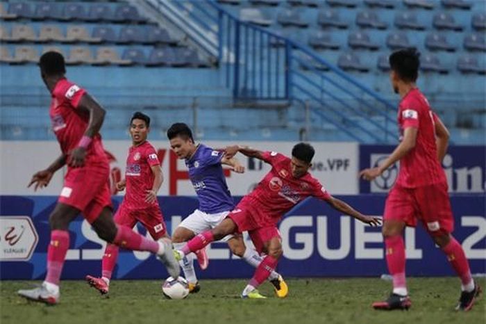 Màn so đọ giữa CLB Hà Nội và Sài Gòn FC.Ảnh: MINH HOÀNG