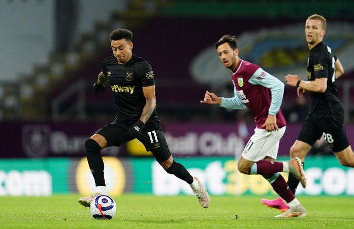 West Ham hoàn toàn áp đảo đối thủ trong 45 phút đầu. Đại diện thành London tạo ra đến 10 cơ hội, gấp hơn 3 lần so với chủ nhà. Lingard có một hiệp đấu khá tốt. Anh là người mở màn cho cả 2 tình huống tấn công mang về bàn thắng cho đội khách.