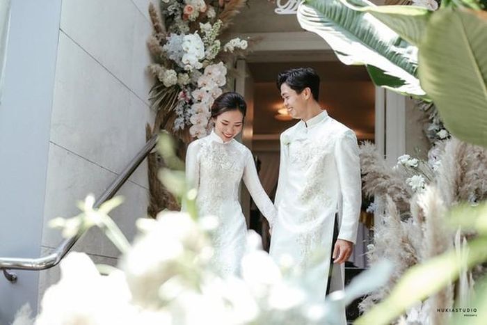 Hiện bức ảnh của Tiến Linh vẫn nhận về rất nhiều bình luận. Thay vì quan tâm đến Facebook chính chủ, mọi người lại chỉ tập trung vào Công Phượng và Viên Minh hơn.