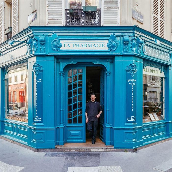 Nhưng Paris không chỉ hoa lệ như người ta thường ca ngợi, mà vẻ đẹp của thành phố này còn ở những cửa hàng xinh đẹp trên khắp các con phố.