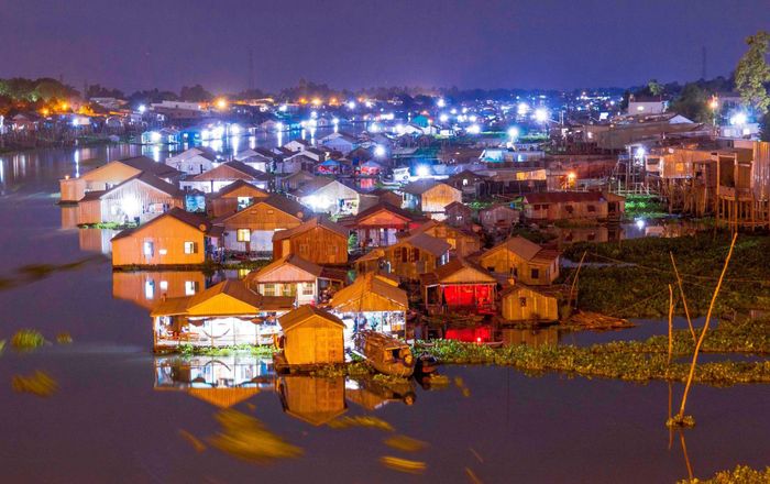 Làng nổi độc đáo ở Châu Đốc. Ảnh: Phu Tan.
