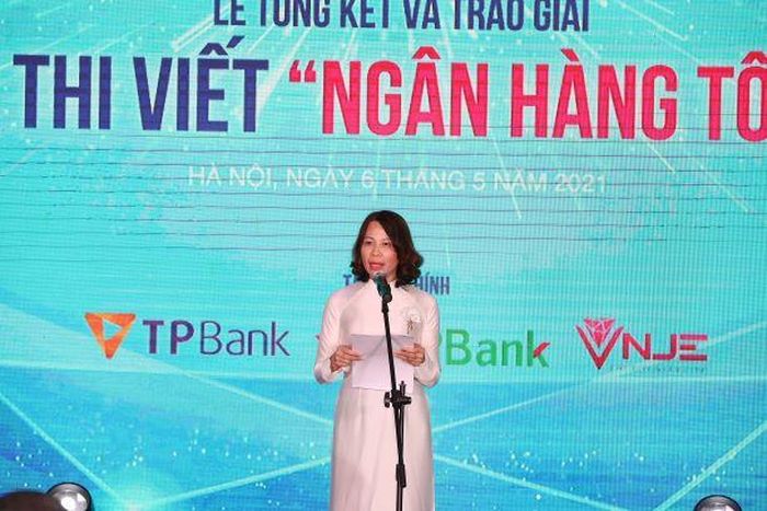 Bà Trần Thị Thanh Bích, Tổng Biên tập Tạp chí Thị trường Tài chính Tiền tệ- thành viên Ban giám khảo cho biết, cuộc thi nhận được sự hưởng ứng của đông đảo tác giả từ khắp các vùng miền của Tổ quốc