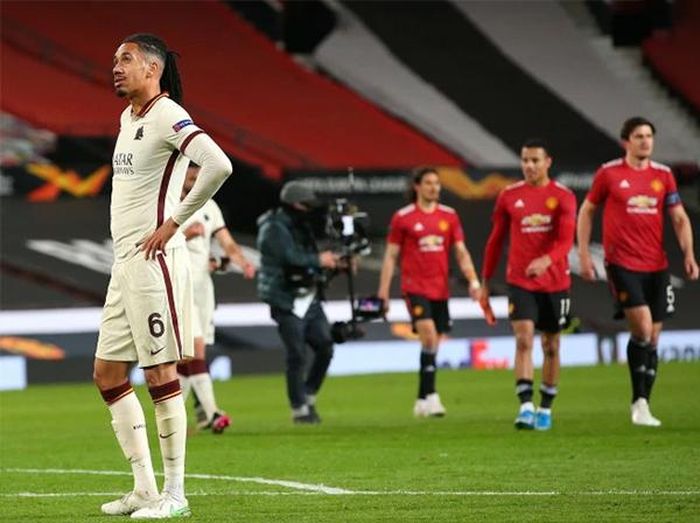 Roma đang đứng thứ 7 trên BXH Serie A và thua thảm MU ở bán kết lượt đi Europa League