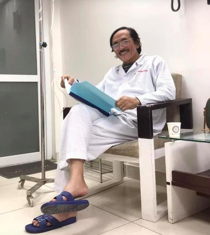 Nam nghệ sĩ mắc ung thư di căn giai đoạn 3, phải nhập viện khẩn cấp vì mất tiếng ngay trong lúc quay phim.