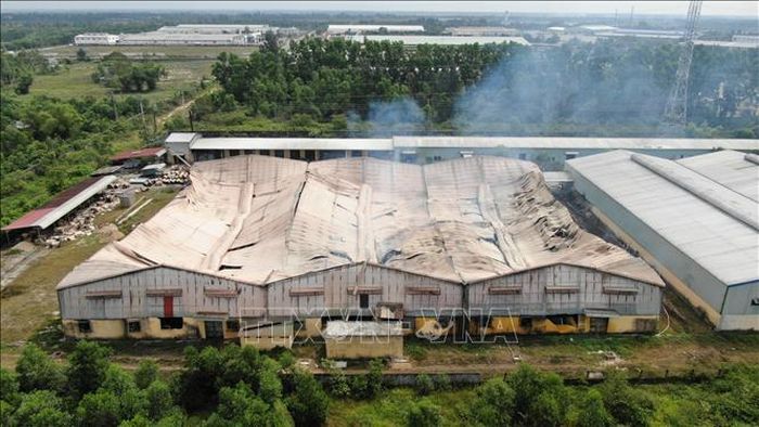 Đám cháy đã được dập tắt hoàn toàn tại nhà xưởng của công ty dệt may Thiên An Phát.