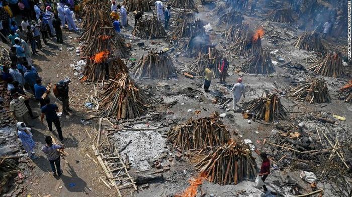  Một bãi hỏa táng tập thể dành cho nạn nhân của Covid-19 ở New Delhi. Ảnh: Getty. 