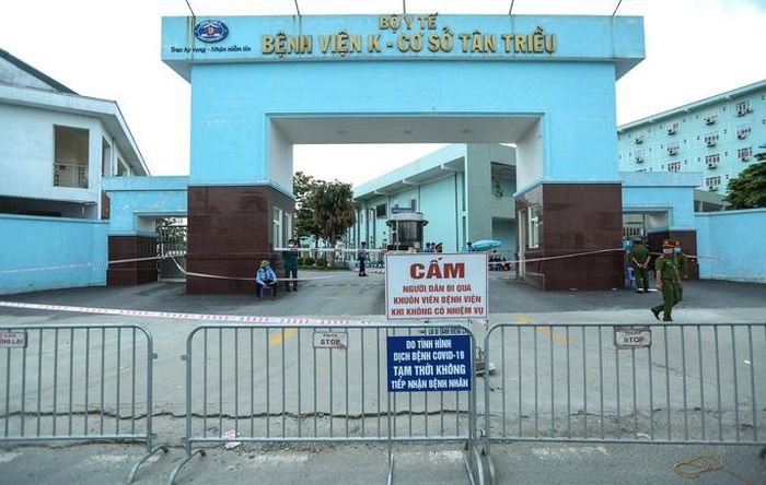 Bệnh viện K Trung ương ở 3 cơ sở tại Tân Triều tạm thời thực hiện "nội bất xuất, ngoại bất nhập" - Ảnh: Ngô Nhung