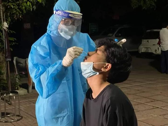 Đến nay, ngành y tế Nghệ An đã truy vết được 101 F1 (95 trên địa bàn Hoàng Mai, 5 trường hợp ở Hà Nội, 1 ở Ninh Bình) và 1127 F2 có liên quan đến ca bệnh 3098.
