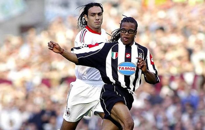 2. AC Milan vs Juventus (2002/2003). Ở thời kỳ hưng thịnh của mình, 2 đại gia Serie A cầm chân nhau 0-0 sau 120 phút thi đấu. Trên loạt luân lưu may rủi, AC Milan đã thắng 3-2 trước Juve để đăng quang.