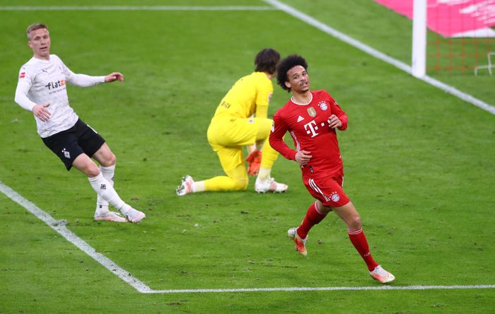  Leroy Sane khép lại ngày vui của Bayern bằng pha lập công ấn định tỷ số 6-0 ở phút 86. Cầu thủ người Đức có danh hiệu vô địch quốc gia thứ 3 trong sự nghiệp (2 cùng Man City, 1 cùng Bayern). 