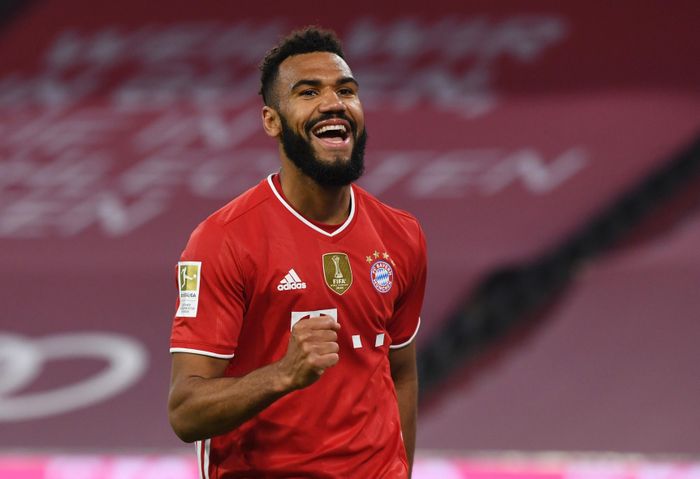 Năm 2018, Choupo-Moting từng phải nếm cảm giác xuống hạng cùng Stoke City. Kể từ sau khi rời sân Britannia, sự nghiệp của tiền đạo người Cameroon lên như diều gặp gió. Anh giành 2 chức vô địch Ligue 1 cùng PSG và giờ là chức vô địch Đức cùng Bayern. 