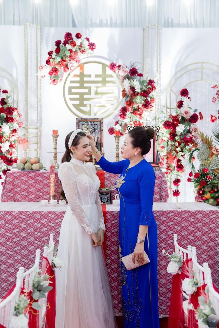 Hồ Bích Trâm trong lễ cưới ở Quảng Ngãi. Ảnh: NVCC.
