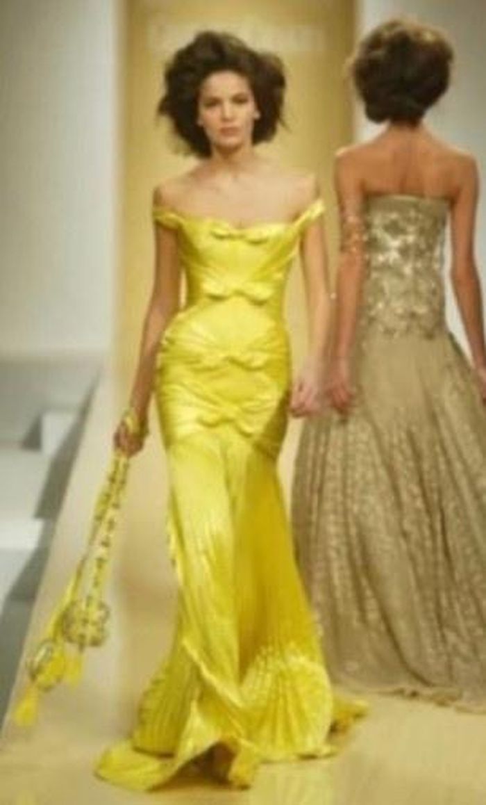 Lần khác, cô mặc váy Haute Couture được ra mắt từ năm 2005. Đây là thiết kế của Georges Chakra. Ảnh: Sohu.