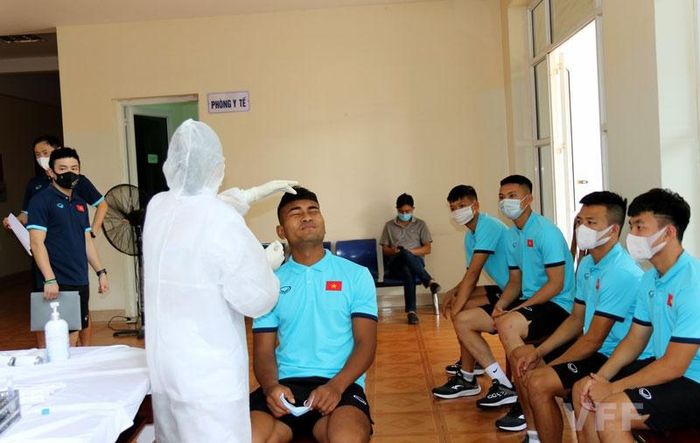  Kết quả xét nghiệm sẽ có vào sáng 11/5. Nếu đủ điều kiện an toàn sức khỏe, U22 Việt Nam sẽ bước vào buổi tập đầu tiên lúc 17h cùng ngày. 