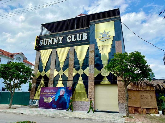  Quán bar Sunny trở thành ổ dịch Covid-19 phức tạp tại Vĩnh Phúc do liên quan chuyên gia người Trung Quốc. Ảnh: Mạnh Cường. 