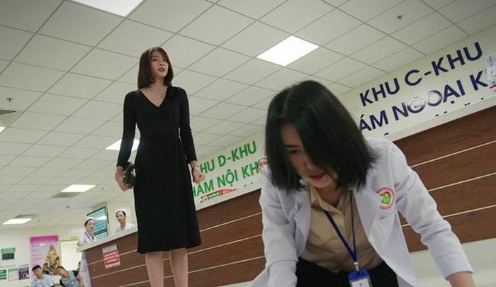 Đạo diễn Võ Thạch Thảo dành lời khen cho nỗ lực và tham vọng diễn xuất của Thúy Ngân. 