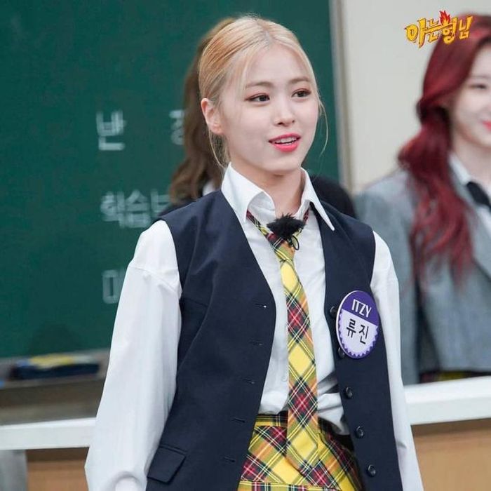 Ryujin nghĩ gì khi uống nước bồn cầu?. Ảnh: Chụp màn hình