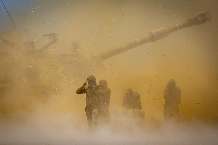  Căng thẳng ở Gaza leo thang sau vụ việc cảnh sát Israel xông vào nhà thờ Hồi giáo Al-Aqsa đêm 7/5. Xô xát xảy ra khiến hơn 200 người bị thương. Ảnh: AP. 