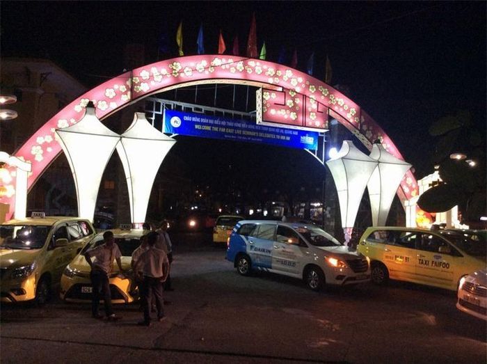 Đến với Hội An mùa trăng, để chiêm ngưỡng vẻ đẹp huyền ảo về đêm của sông Hoài - phố Hội.