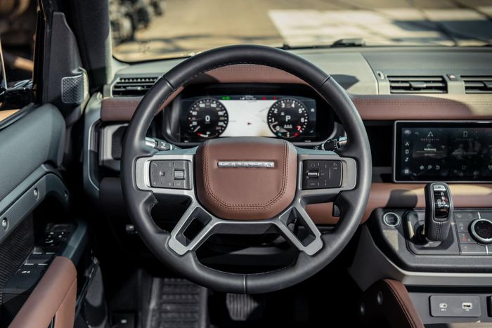 Cabin Rover Defender độ Niels van Roij Design 