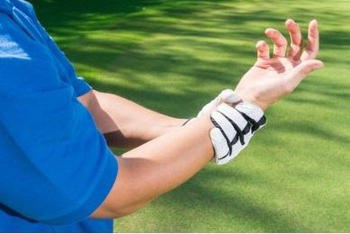 Khớp cổ tay dễ bị đau khi tập luyện.