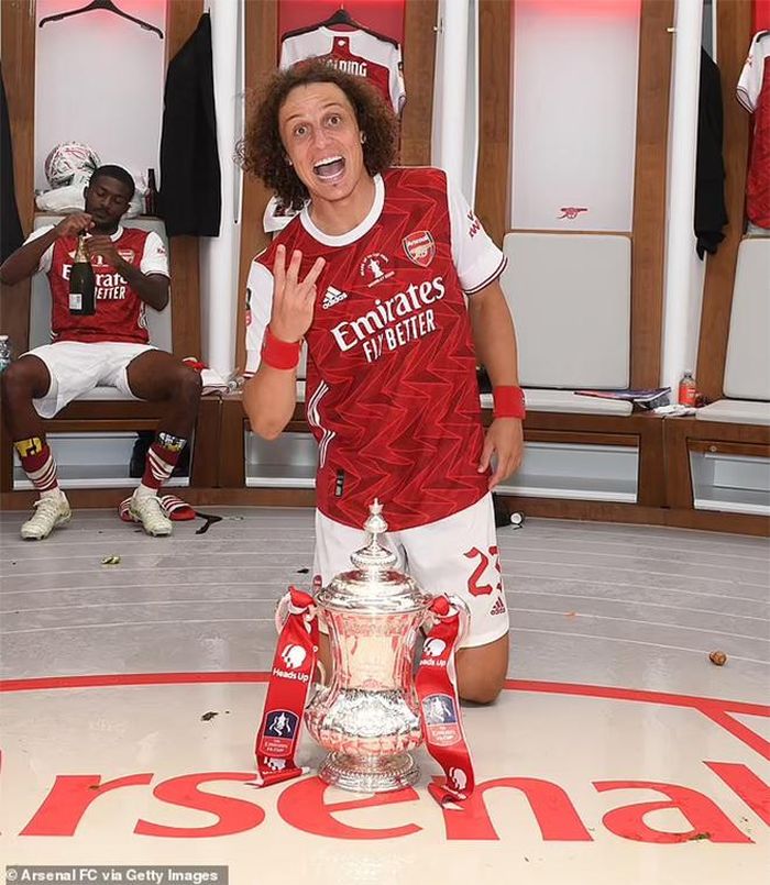 David Luiz từng đánh bại Chelsea để cùng Arsenal đăng quang FA Cup