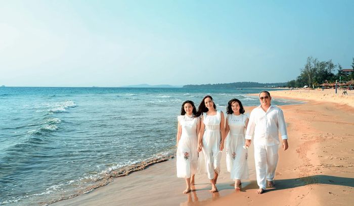 Gia đình Thúy Hạnh đi chơi đảo Phú Quốc.
