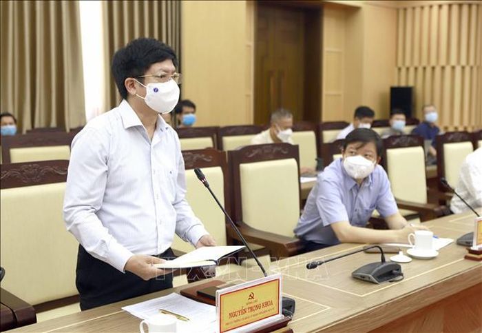 Phó Cục trưởng Cục Khám chữa bệnh (Bộ Y tế) Nguyễn Trọng Khoa phát biểu. Ảnh: Hoàng Hùng/TTXVN