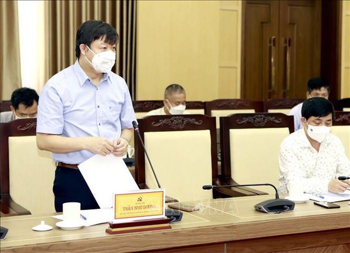 Phó Viện trưởng Viện Vệ sinh dịch tễ Trung ương Trần Như Dương phát biểu tại buổi làm việc. Ảnh: Hoàng Hùng/TTXVN