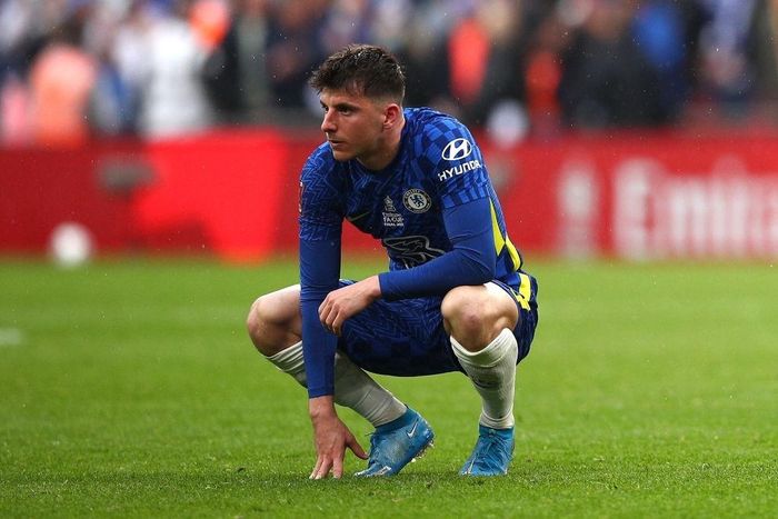  Sự thất vọng của Mason Mount. Giữa hiệp 2, Mount tung cú sút khó chịu, và tưởng chừng trở thành bàn thắng. Dù vậy, thủ môn Kasper Schmeichel đã cứu thua xuất sắc. 