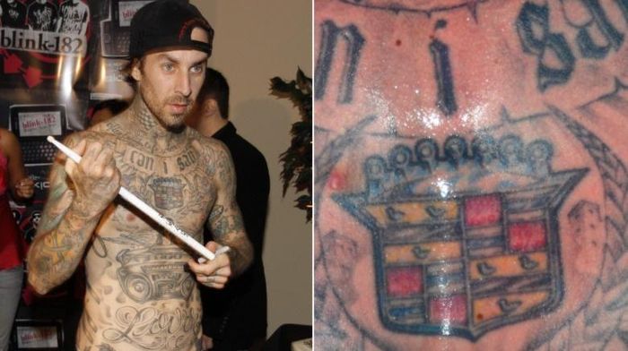 Travis Barker là người hâm mộ xe hơi cổ, nhất là mẫu Cadillac. Theo HotCars, nghệ sĩ Mỹ có ít nhất 15 mẫu xe của thương hiệu. Anh cũng xăm lên người hình ảnh thương hiệu yêu thích."Tôi từng ngồi suốt 12 giờ để xăm Cadillac lên người. Lồng ngực của tôi chảy nhiều máu nhưng phải giữ bình tĩnh", anh nói với Vice. Ảnh: Getty.