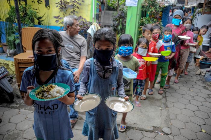  Các nước nghèo được dự báo sẽ cần nhiều năm để khôi phục nền kinh tế. Ảnh: AFP. 